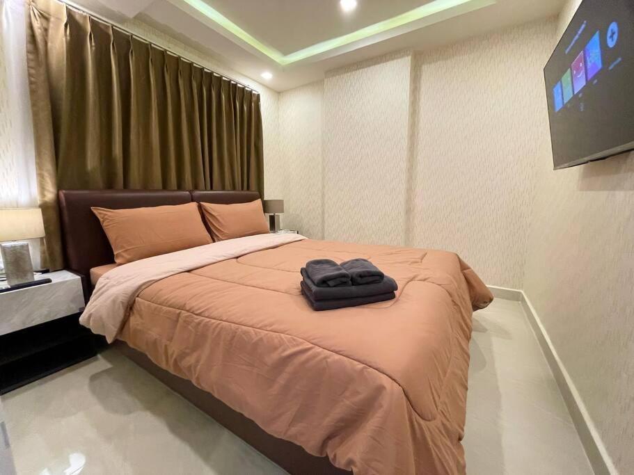 Large Luxury, Pool View, Grand Avenue, Pattaya - 202 Lägenhet Exteriör bild