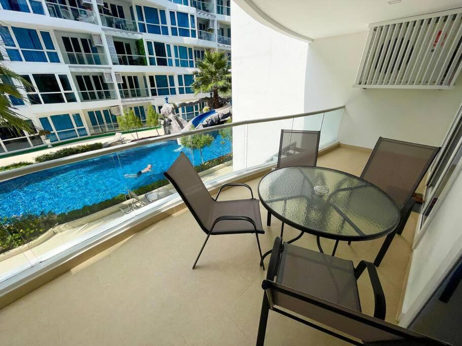 Large Luxury, Pool View, Grand Avenue, Pattaya - 202 Lägenhet Exteriör bild